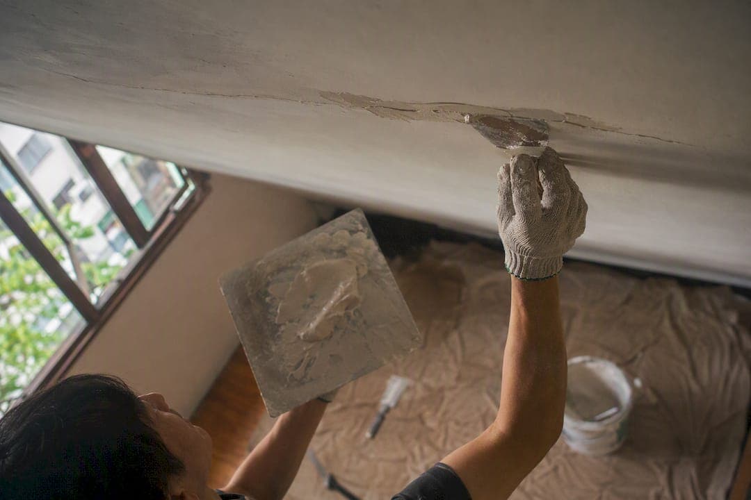 Plaster Ceiling Cracks: Causes, Fixes, and When to Worry